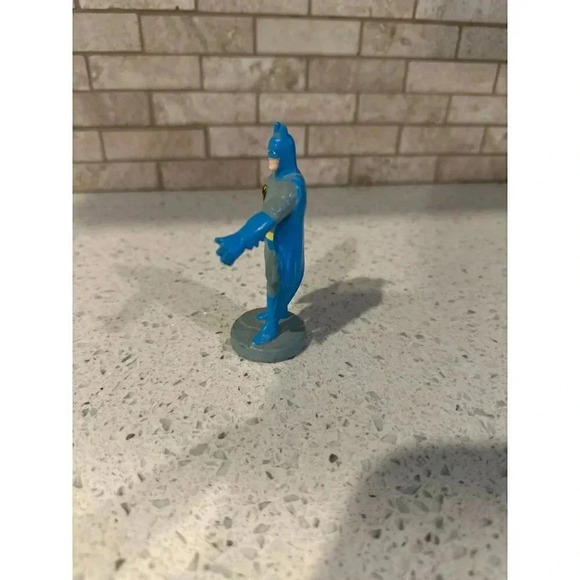 Vintage 1988 DC Comics BATMAN Cake Topper / Figure Blue & Gray Suit 3.5" Tall - Picture 4 of 4